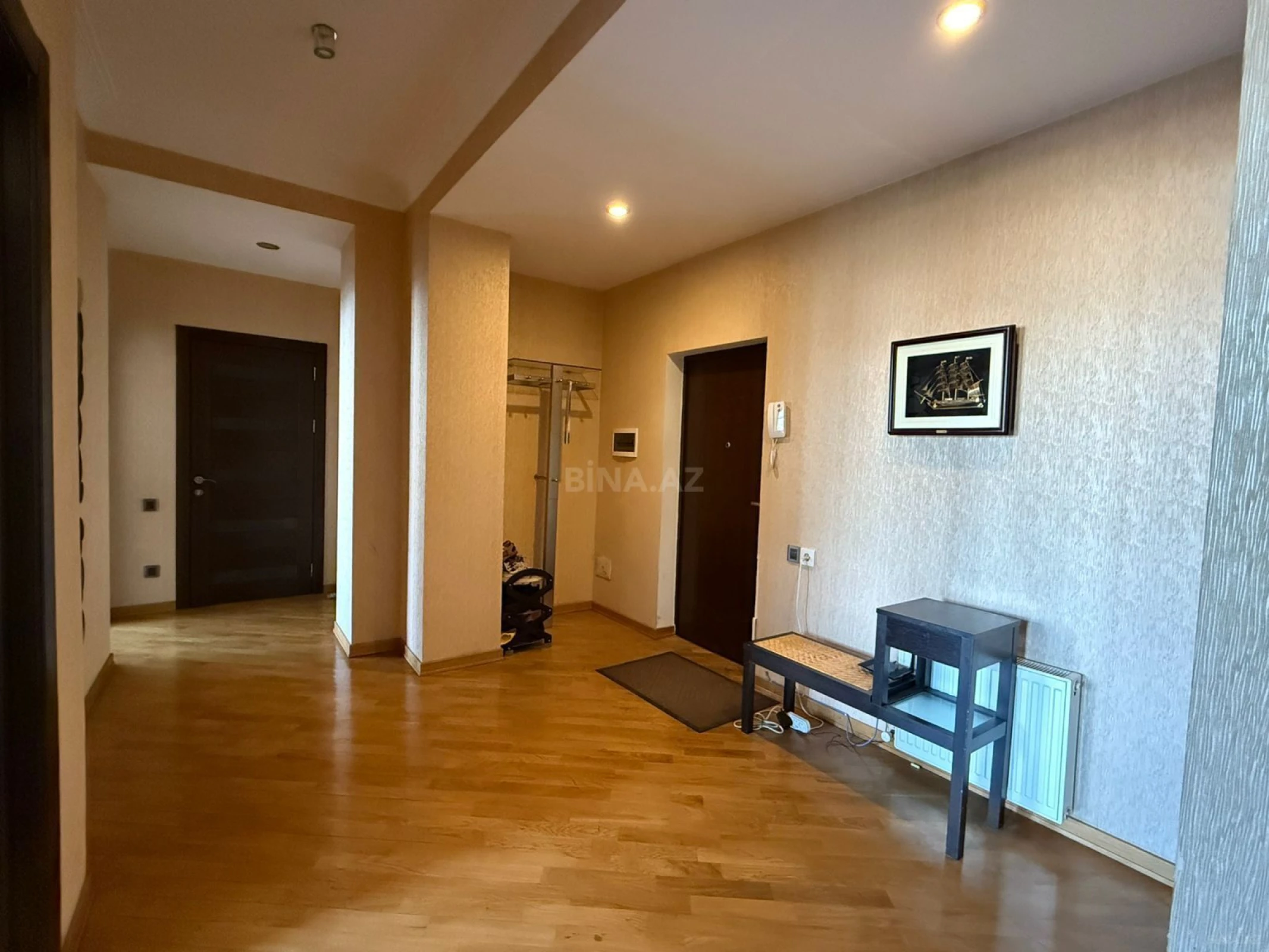 Satılır 3 otaqlı mənzil 105 m²