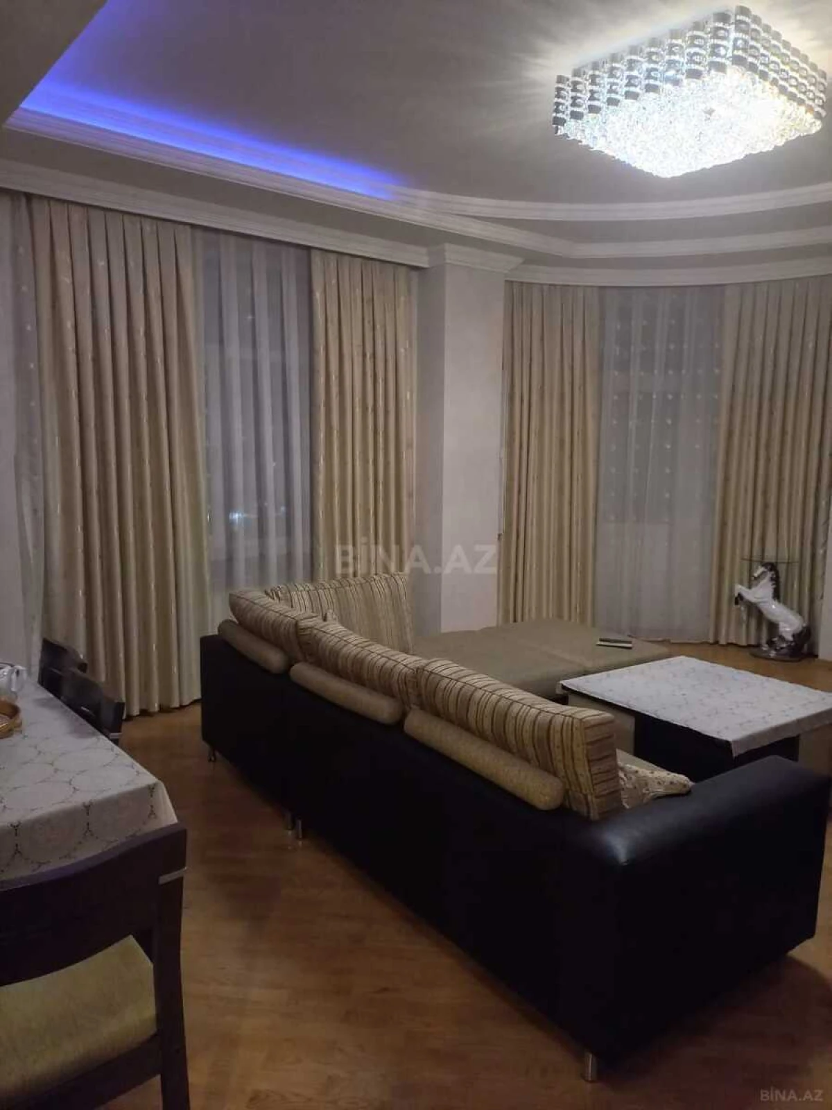 Kirayə verilir 3 otaqlı mənzil 105 m²