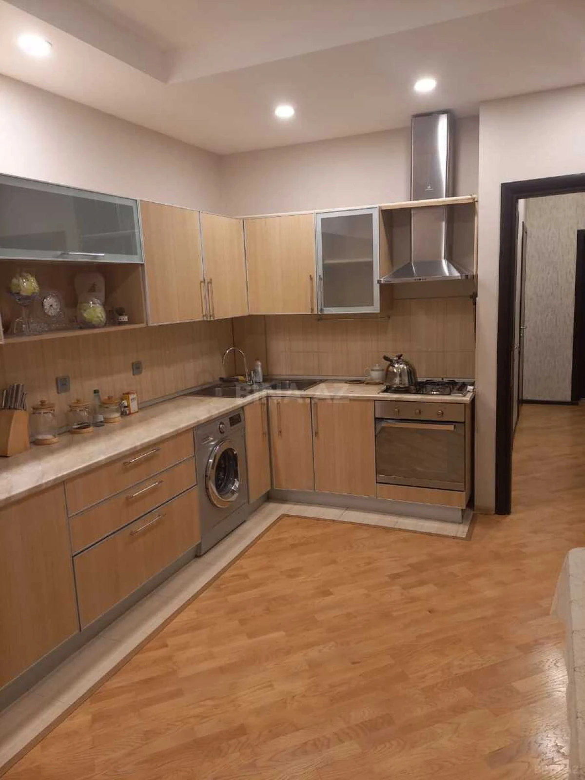 Kirayə verilir 3 otaqlı mənzil 105 m²