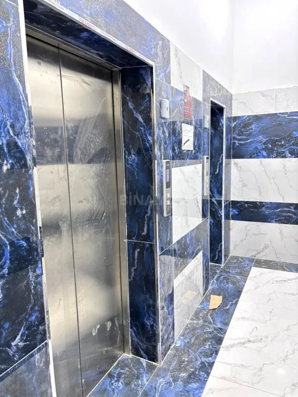 Satılır 4 otaqlı mənzil 110 m²