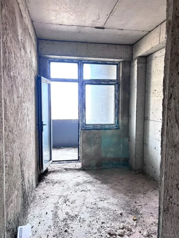 Satılır 4 otaqlı mənzil 110 m²