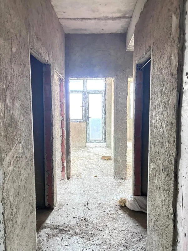 Satılır 4 otaqlı mənzil 110 m²