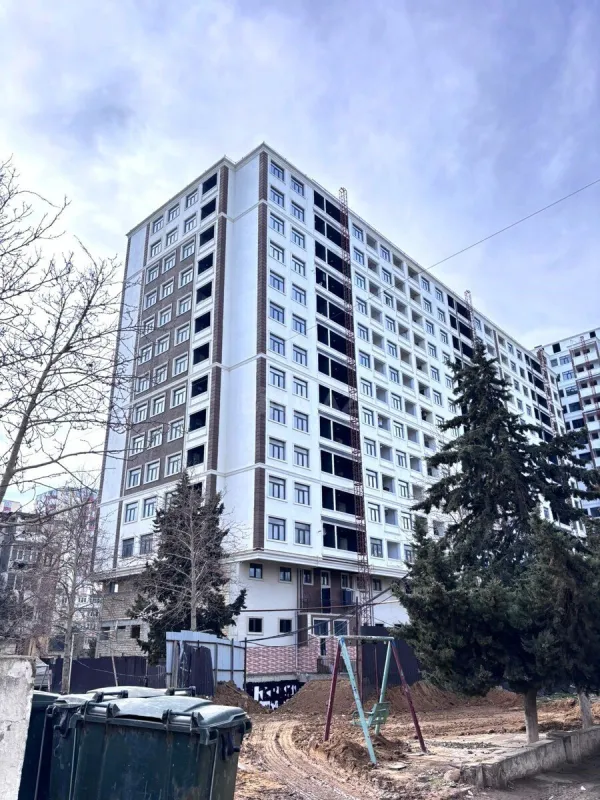 Satılır 4 otaqlı mənzil 110 m²