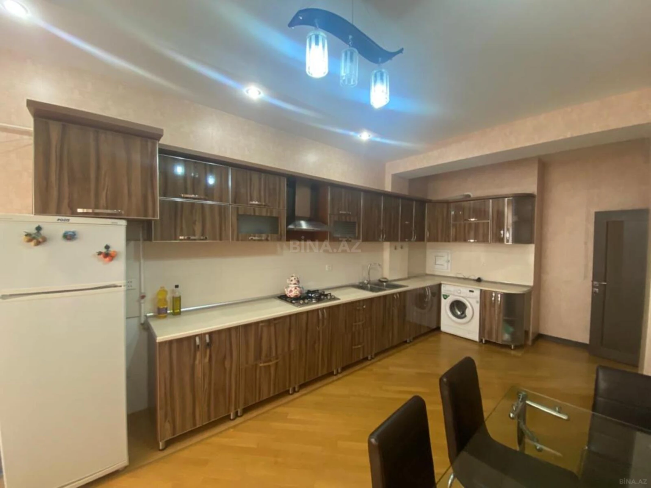 Kirayə verilir 3 otaqlı mənzil 150 m²
