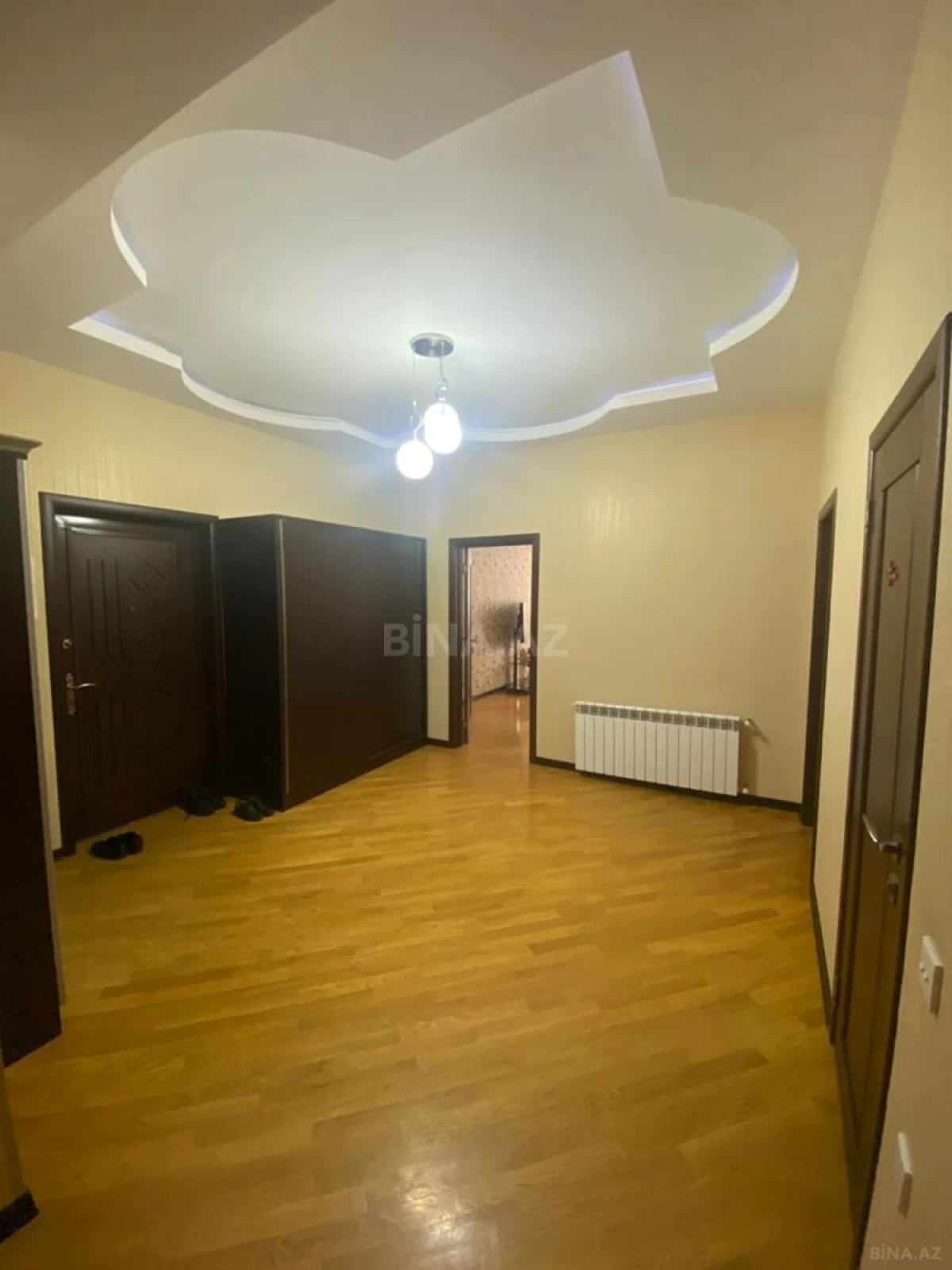 Kirayə verilir 3 otaqlı mənzil 150 m²