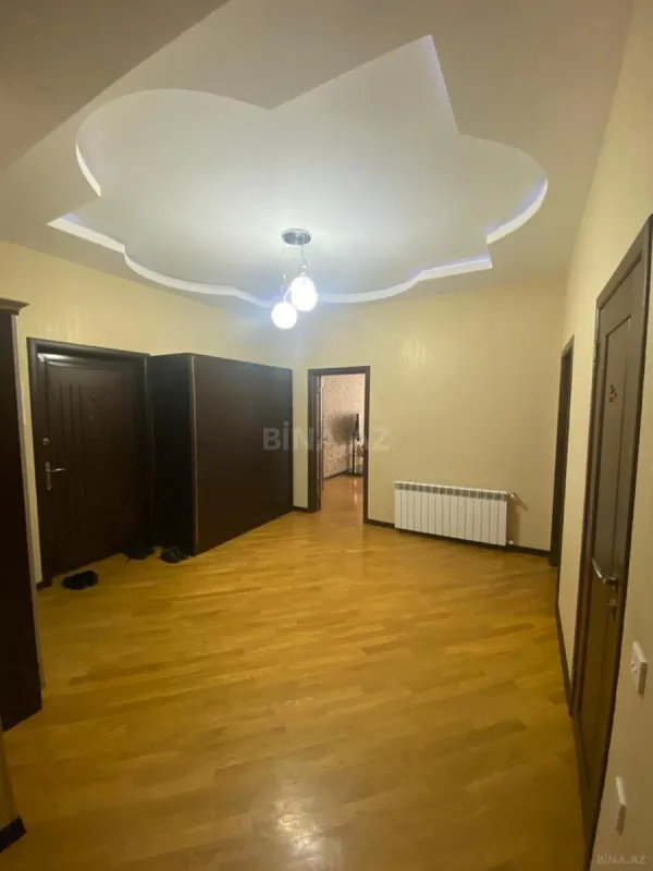 Kirayə verilir 3 otaqlı mənzil 150 m²