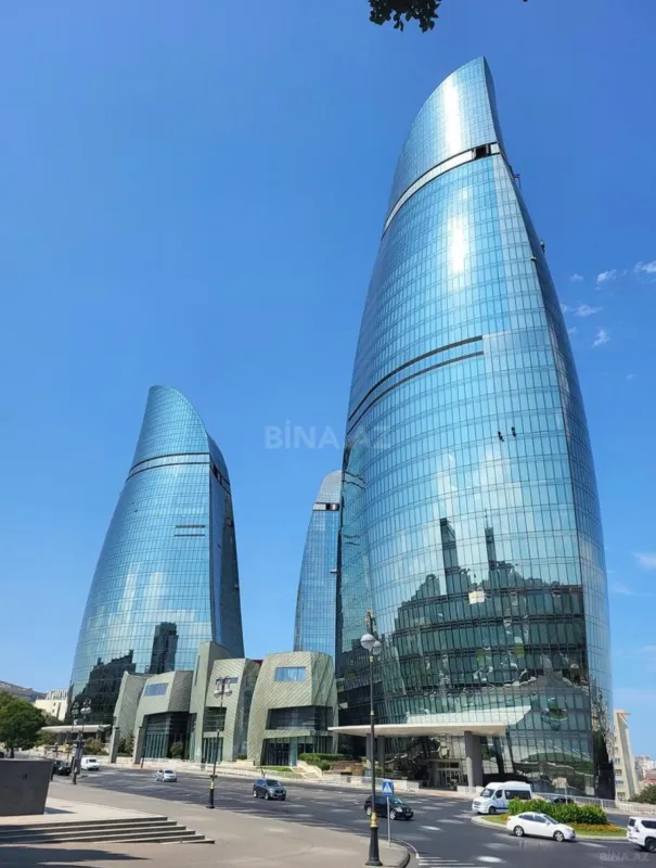 Kirayə verilir 3 otaqlı mənzil 150 m²