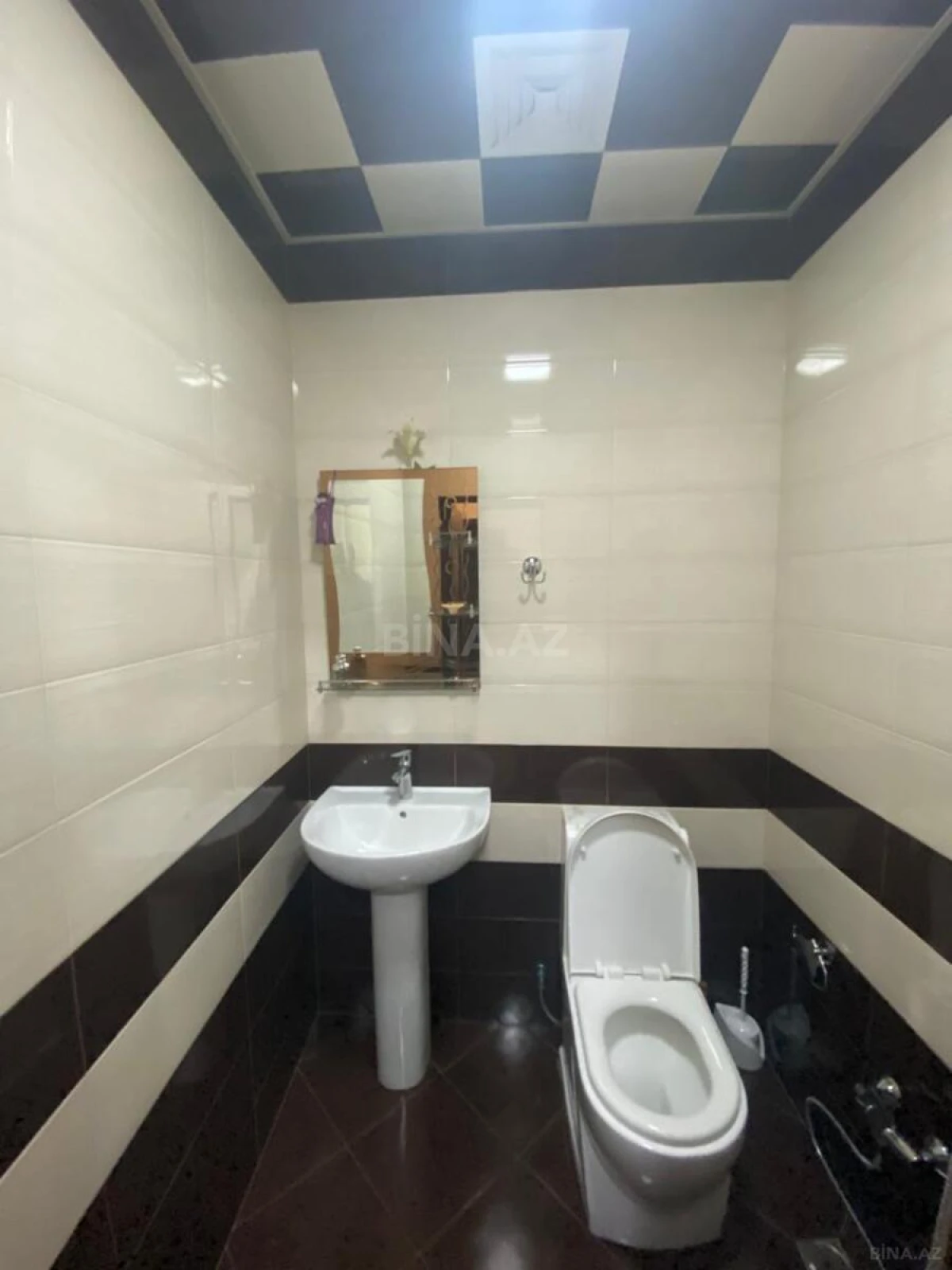Kirayə verilir 3 otaqlı mənzil 150 m²