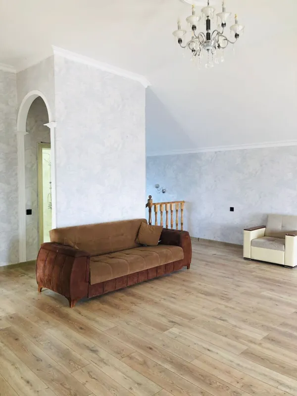 Satılır 6 otaqlı həyət evi 220 m²