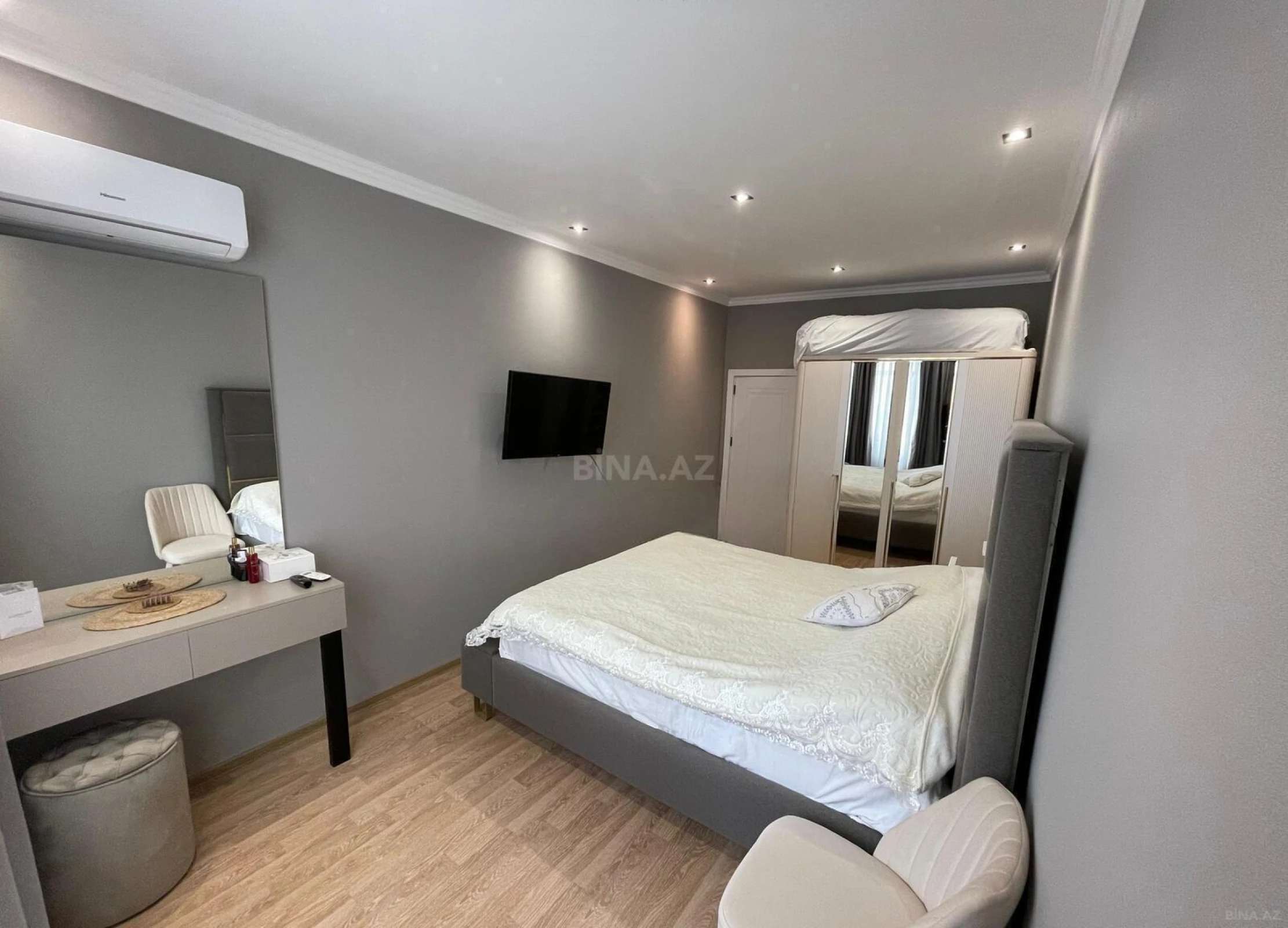 Satılır 3 otaqlı mənzil 112 m²