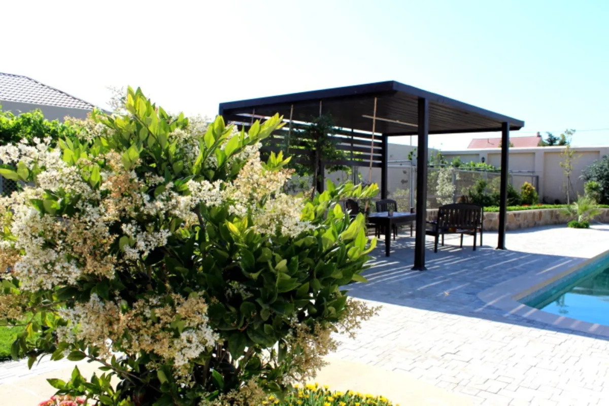 Kirayə verilir 8 otaqlı həyət evi 540 m²