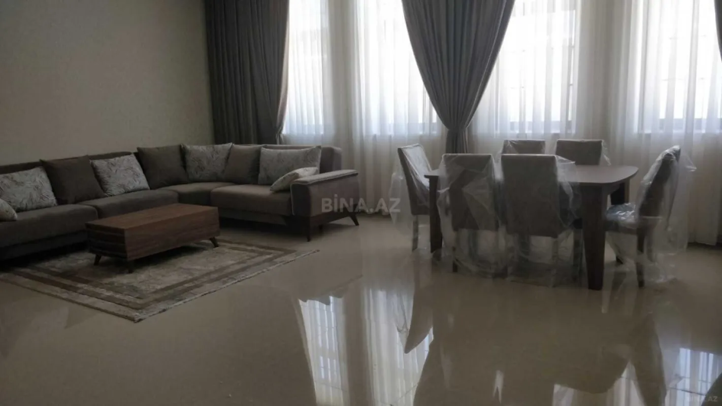 Kirayə verilir 8 otaqlı həyət evi 540 m²