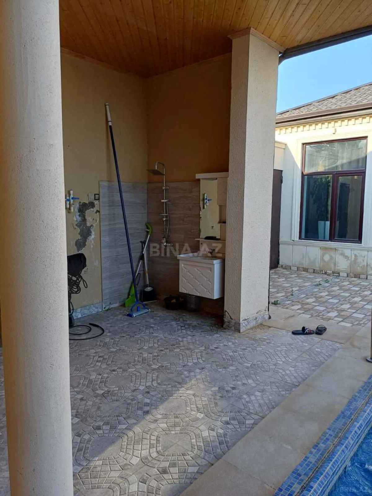 Satılır 5 otaqlı həyət evi 200 m²