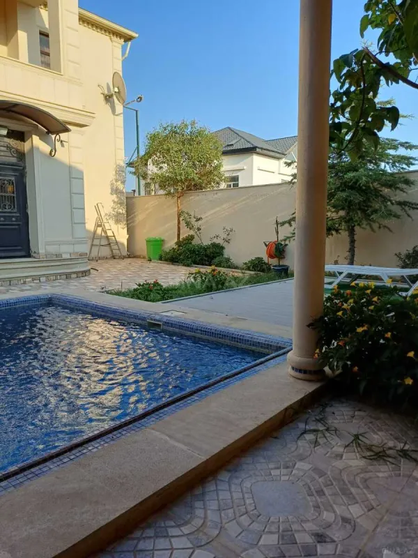 Satılır 5 otaqlı həyət evi 200 m²