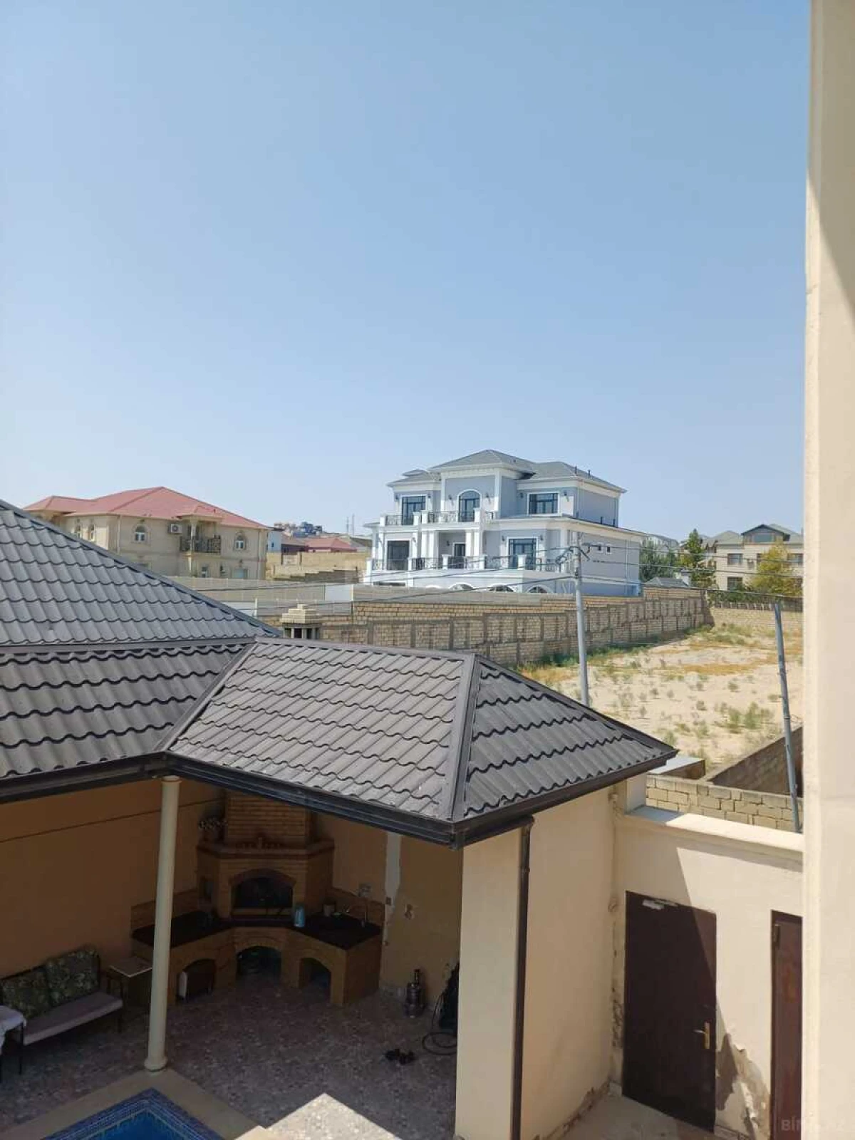 Satılır 5 otaqlı həyət evi 200 m²
