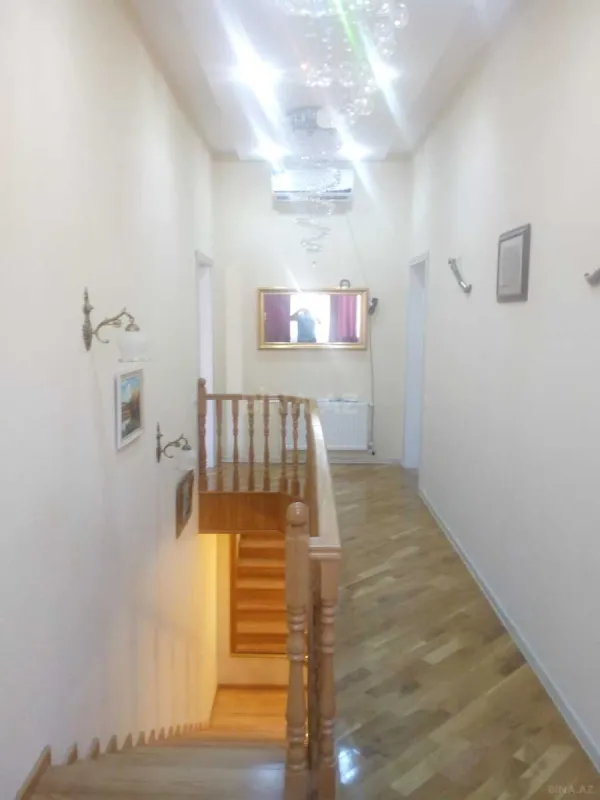 Satılır 5 otaqlı həyət evi 200 m²