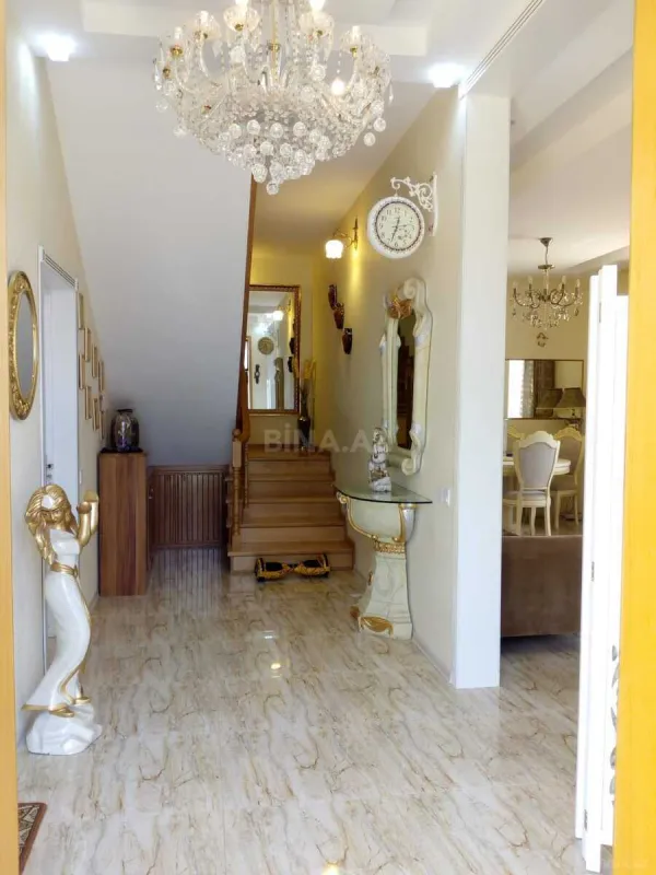 Satılır 5 otaqlı həyət evi 200 m²