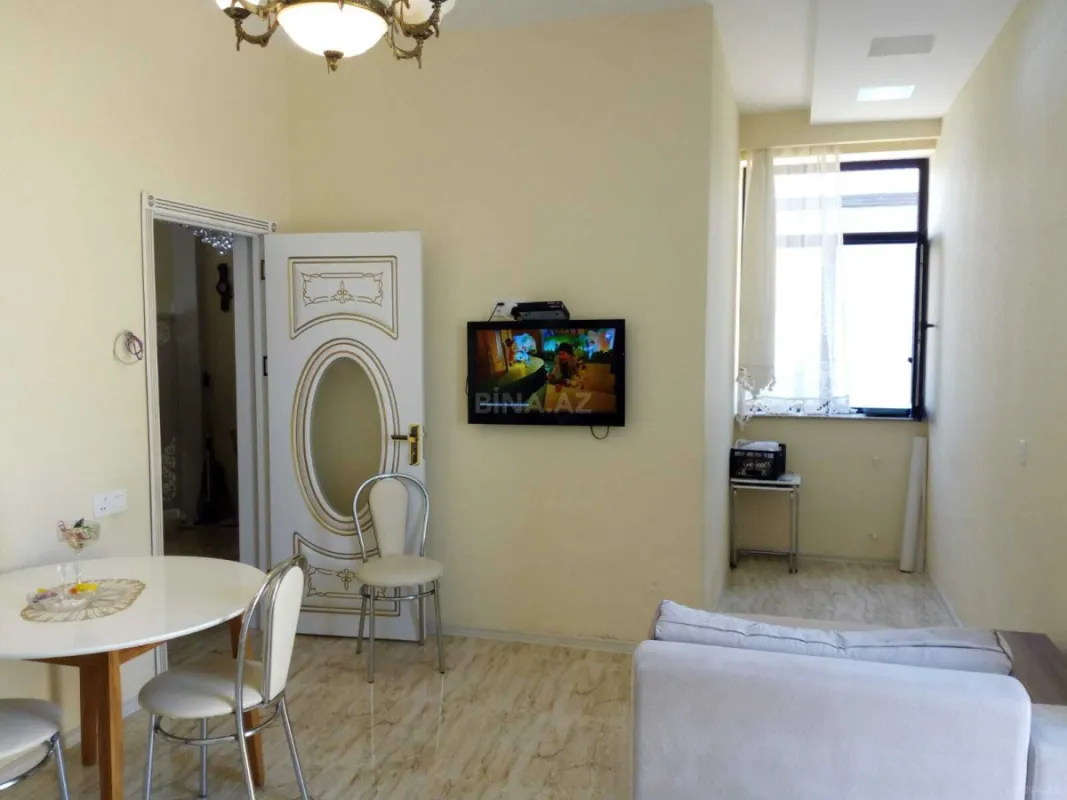 Satılır 5 otaqlı həyət evi 200 m²