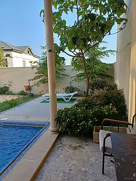 Satılır 5 otaqlı həyət evi 200 m²