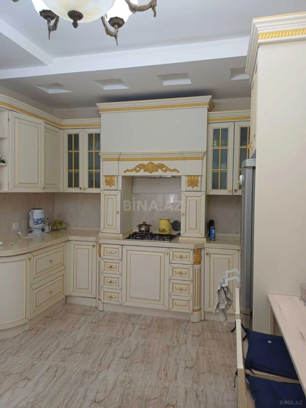 Satılır 5 otaqlı həyət evi 200 m²
