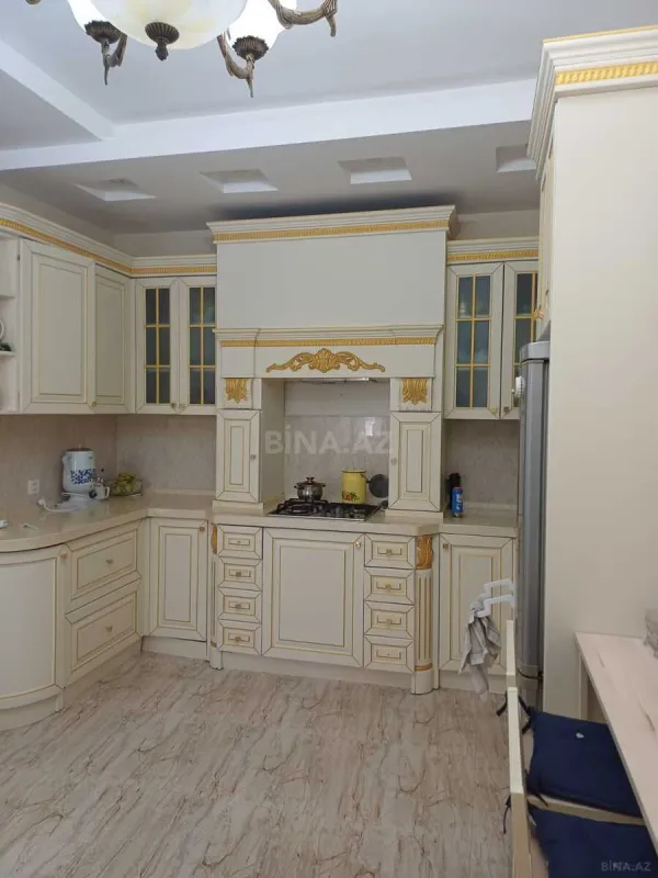 Satılır 5 otaqlı həyət evi 200 m²