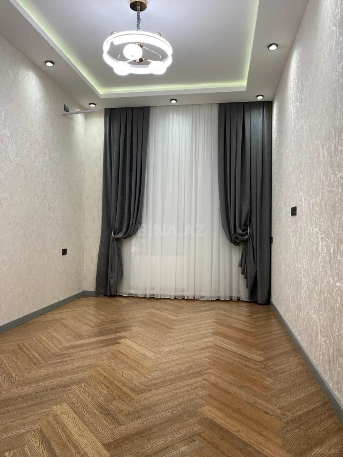 Satılır 2 otaqlı mənzil 70 m²