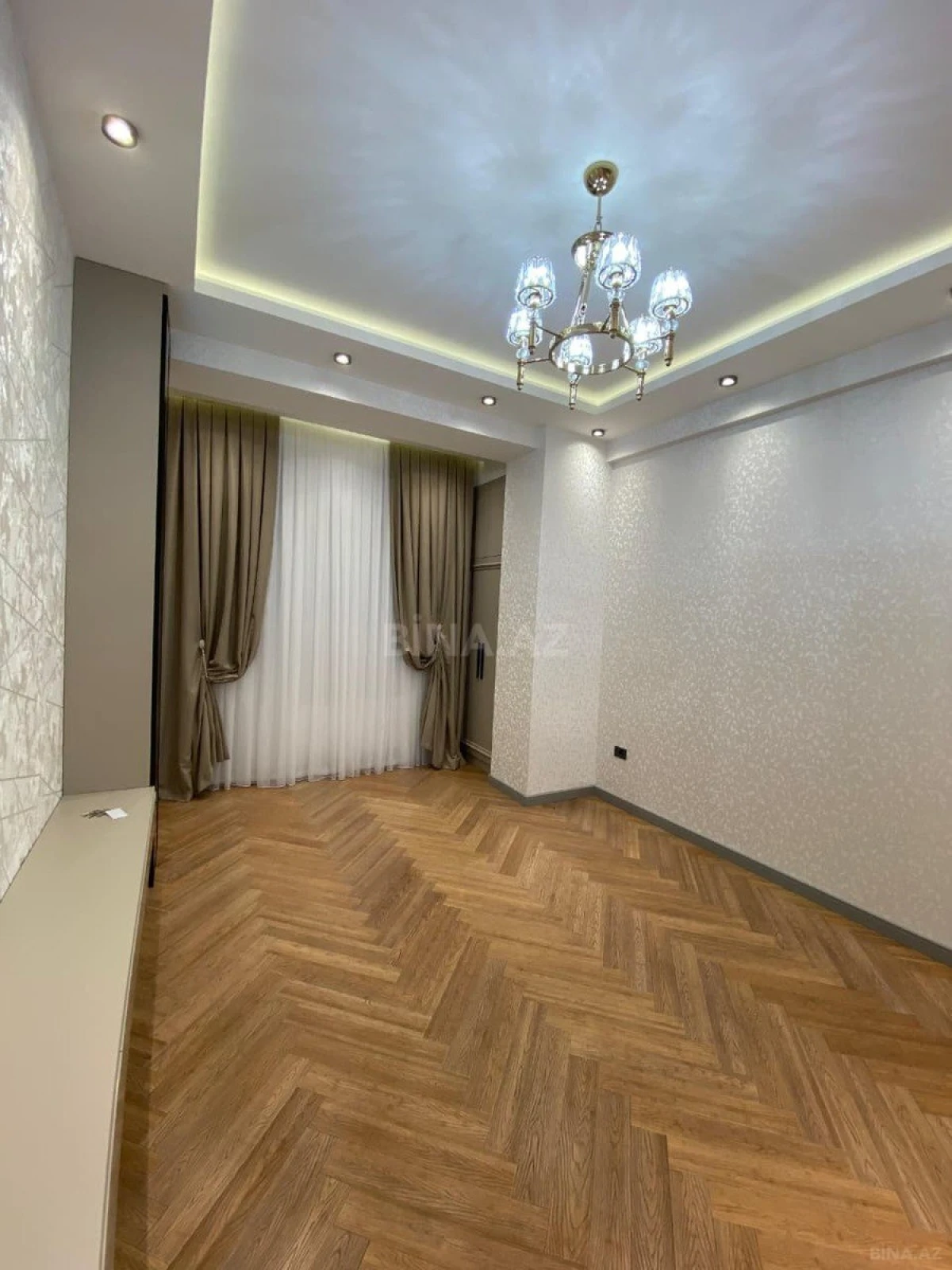 Satılır 2 otaqlı mənzil 70 m²