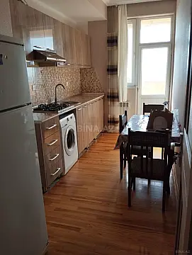 Kirayə verilir 2 otaqlı mənzil 80 m²