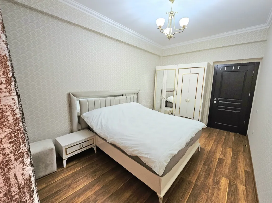 Satılır 2 otaqlı mənzil 84 m²