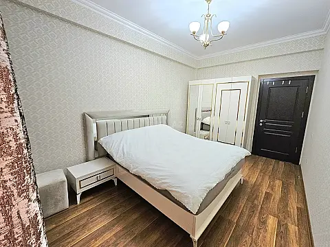 Satılır 2 otaqlı mənzil 84 m²