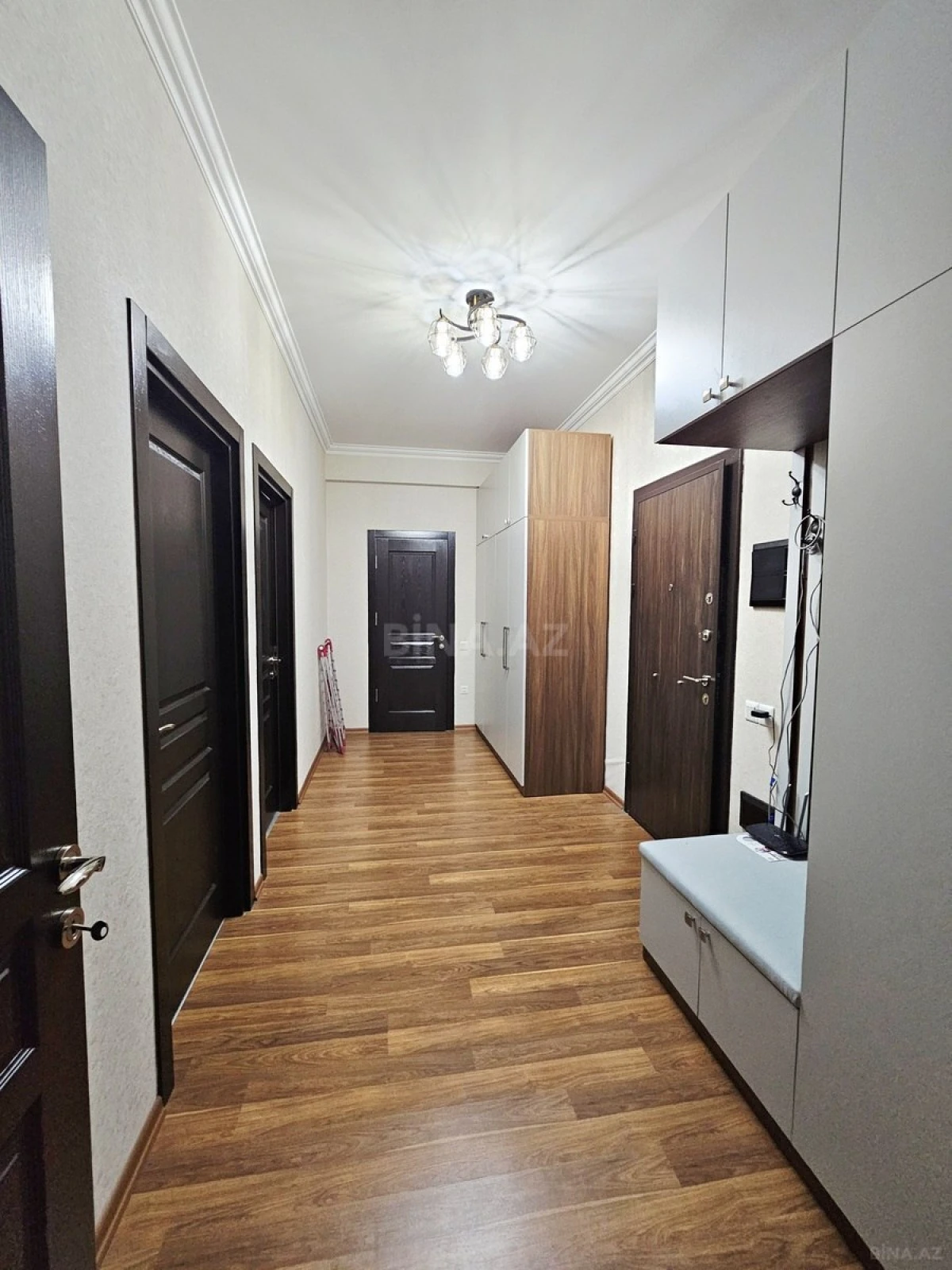 Satılır 2 otaqlı mənzil 84 m²
