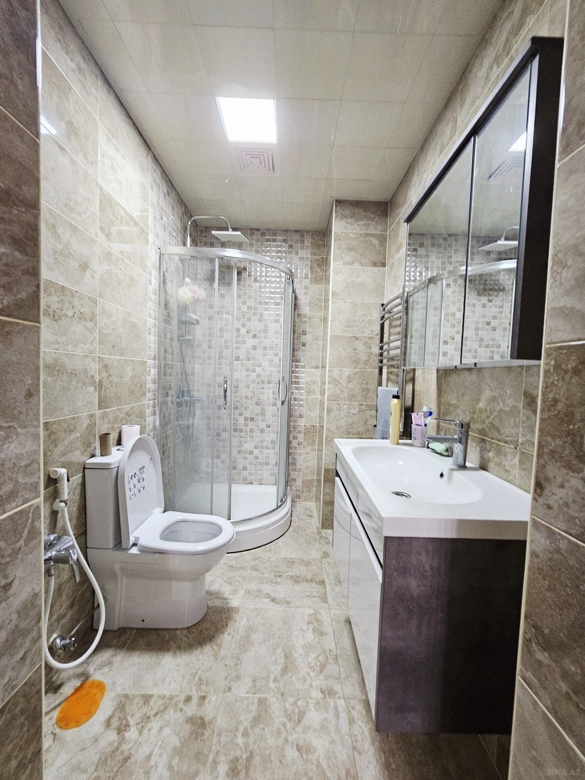 Satılır 2 otaqlı mənzil 84 m²