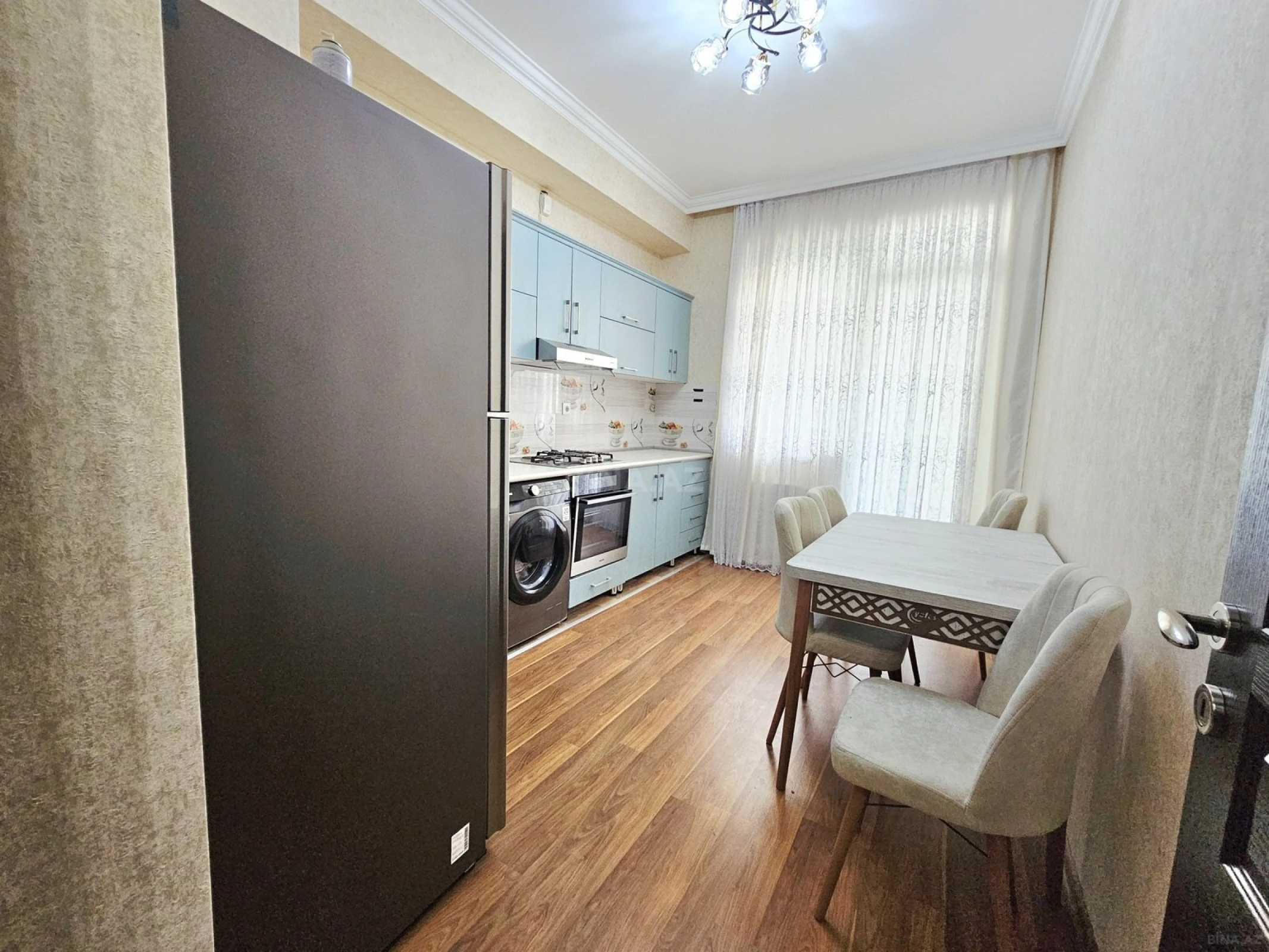 Satılır 2 otaqlı mənzil 84 m²