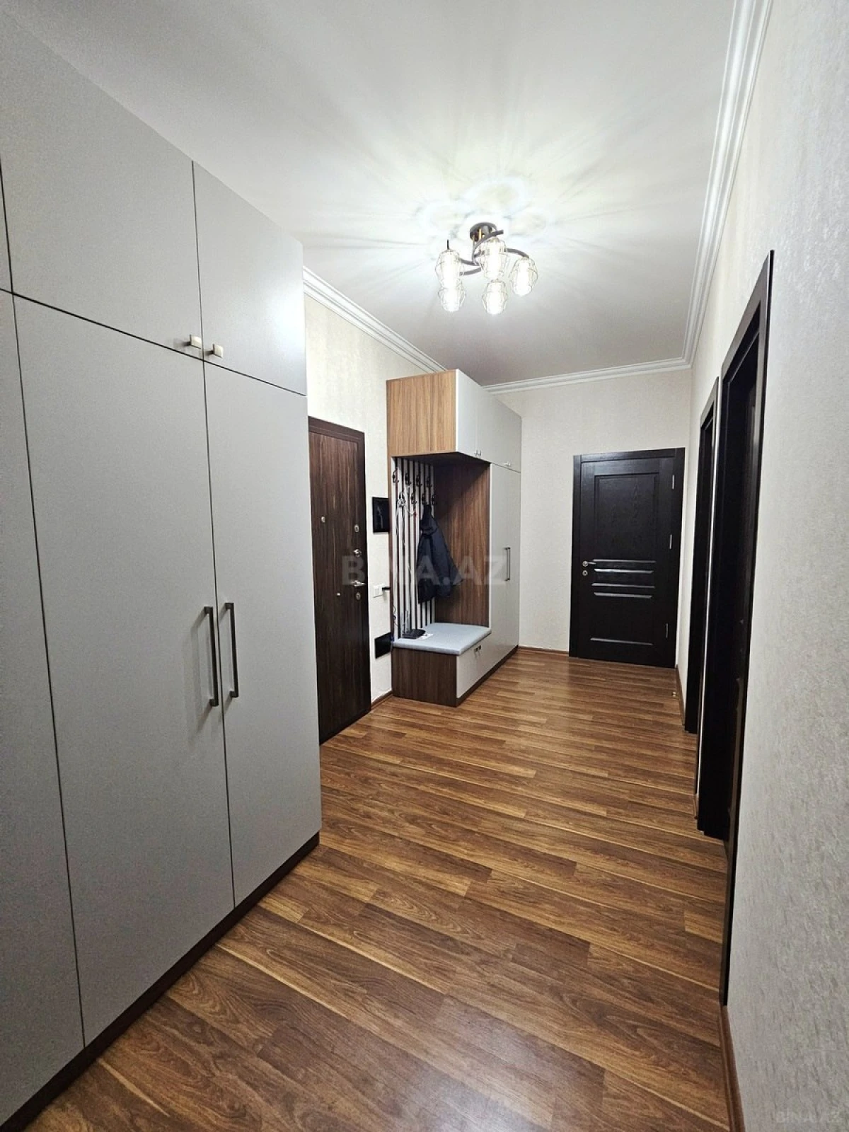Satılır 2 otaqlı mənzil 84 m²