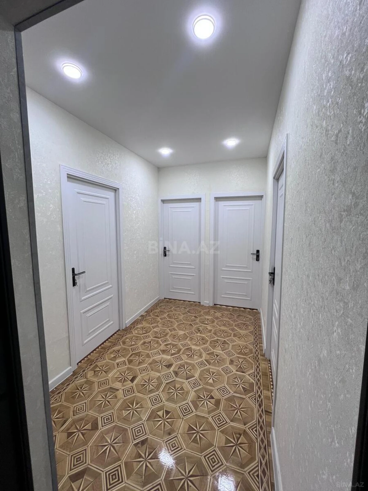 Satılır 4 otaqlı mənzil 100 m²