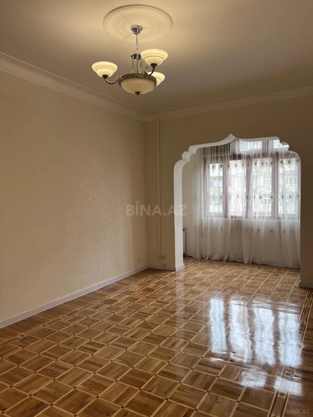 Satılır 4 otaqlı mənzil 100 m²