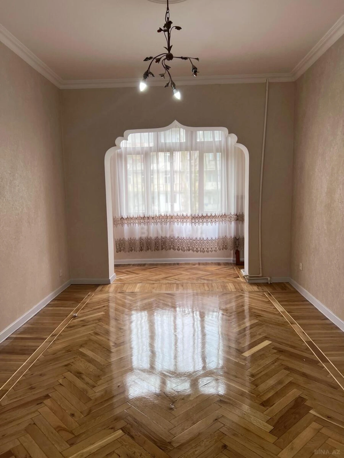 Satılır 4 otaqlı mənzil 100 m²