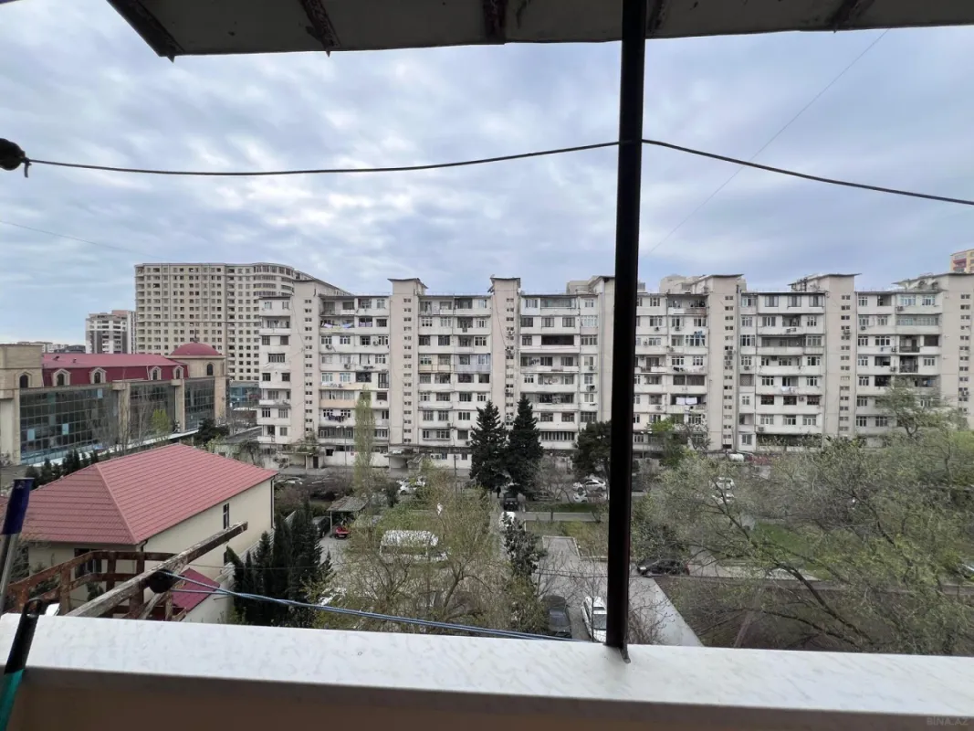 Satılır 4 otaqlı mənzil 100 m²