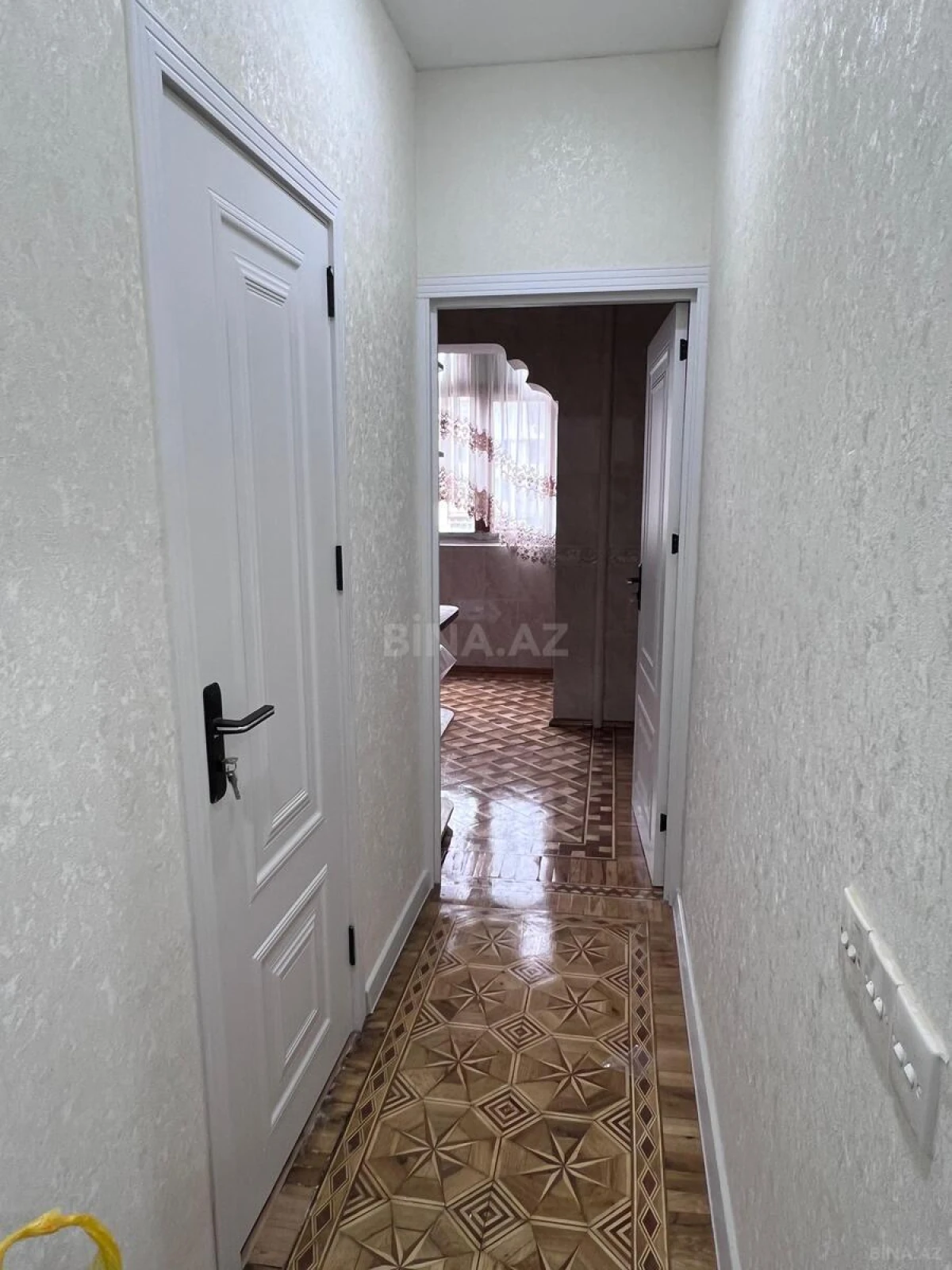 Satılır 4 otaqlı mənzil 100 m²