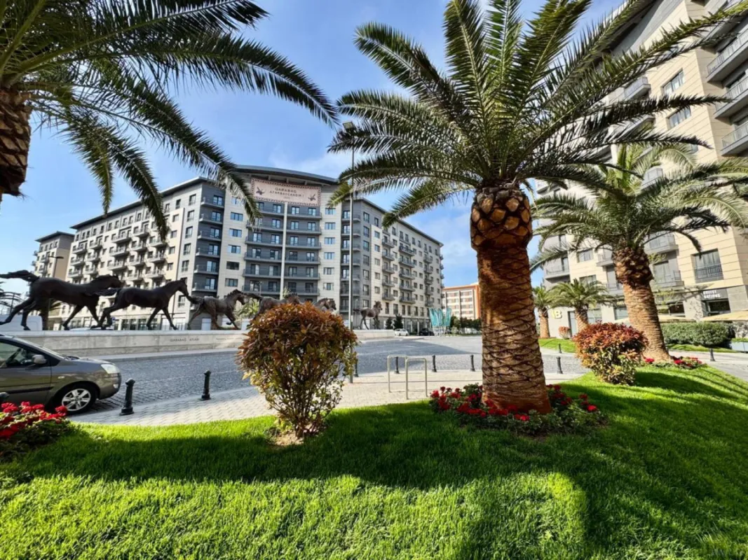 Satılır 2 otaqlı mənzil 81 m²