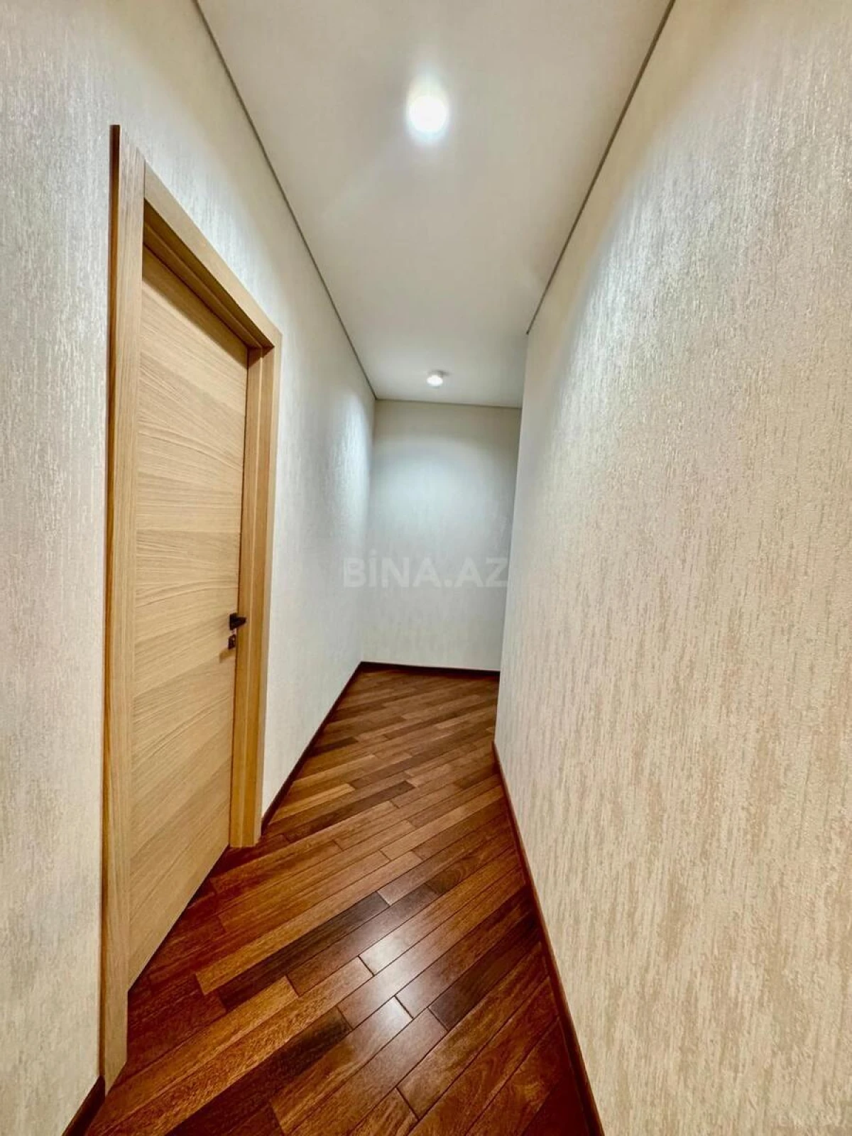Satılır 2 otaqlı mənzil 81 m²