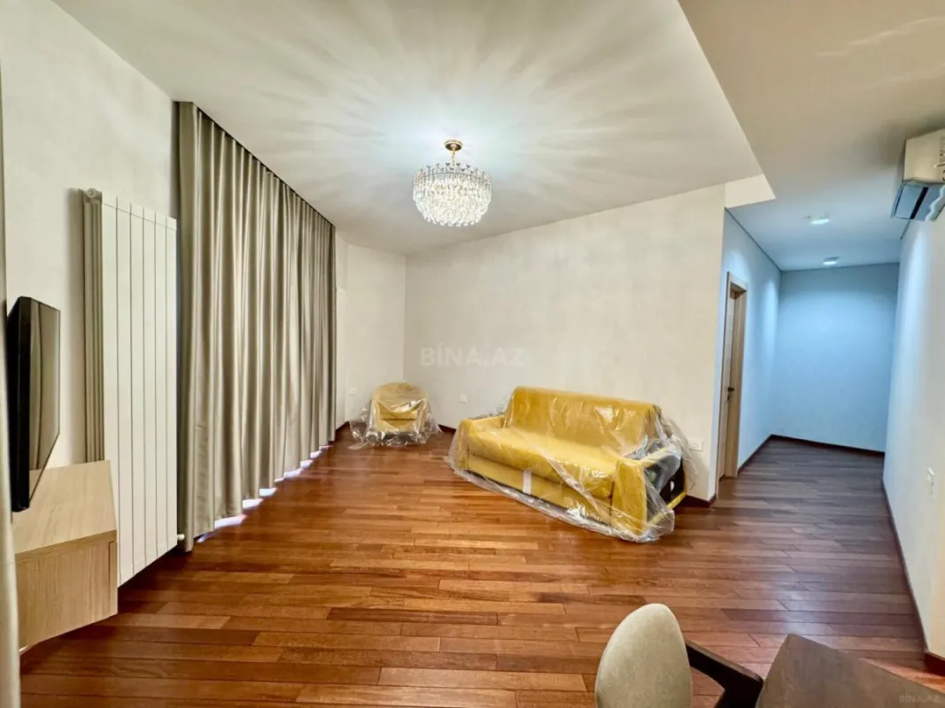 Satılır 2 otaqlı mənzil 81 m²