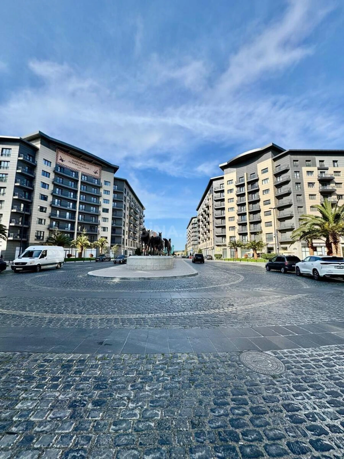 Satılır 2 otaqlı mənzil 81 m²