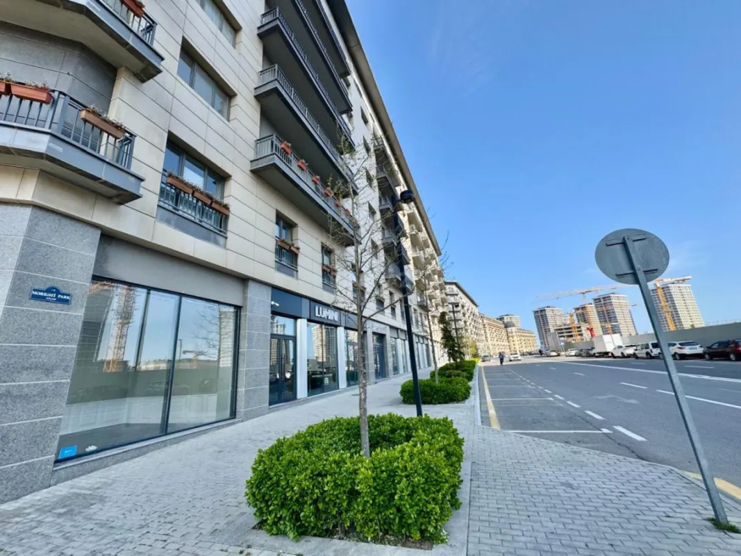 Satılır 2 otaqlı mənzil 81 m²