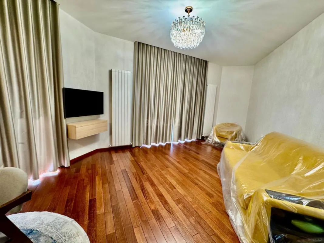 Satılır 2 otaqlı mənzil 81 m²