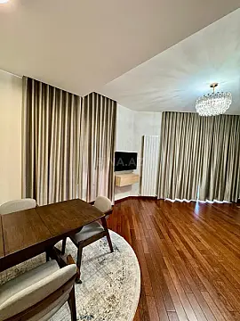 Satılır 2 otaqlı mənzil 81 m²