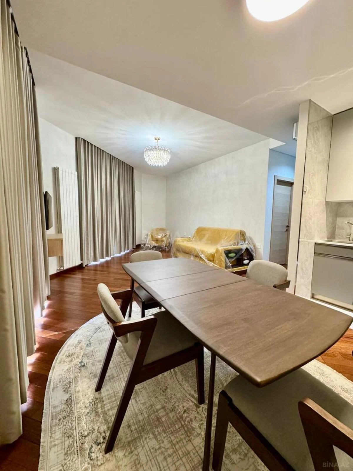 Satılır 2 otaqlı mənzil 81 m²