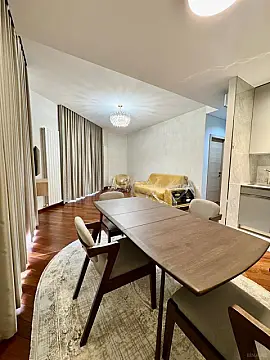 Satılır 2 otaqlı mənzil 81 m²