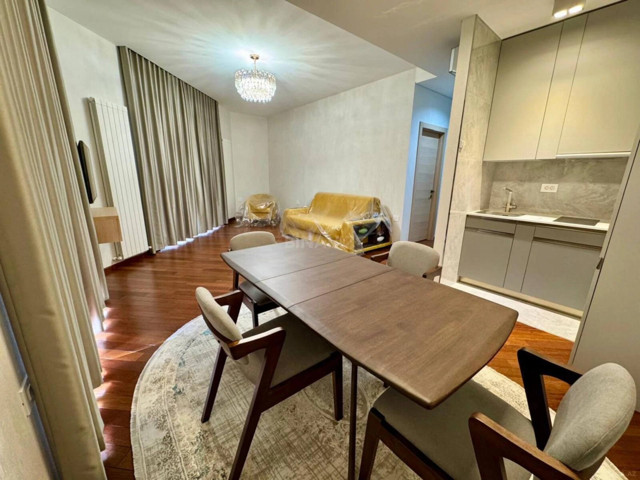 Satılır 2 otaqlı mənzil 81 m²