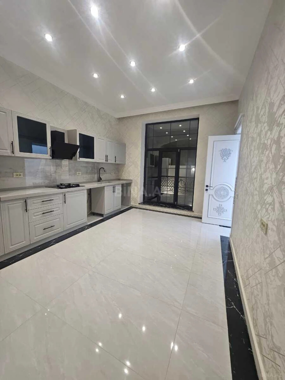 Satılır 4 otaqlı həyət evi 270 m²